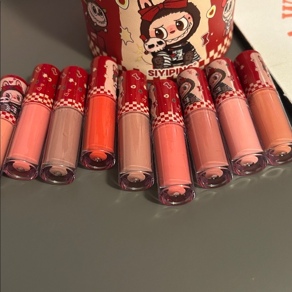 Labubu purse with lipgloss - Picture 11 of 11